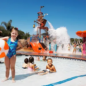Hotel Howard Johnson By Wyndham & Water Playground