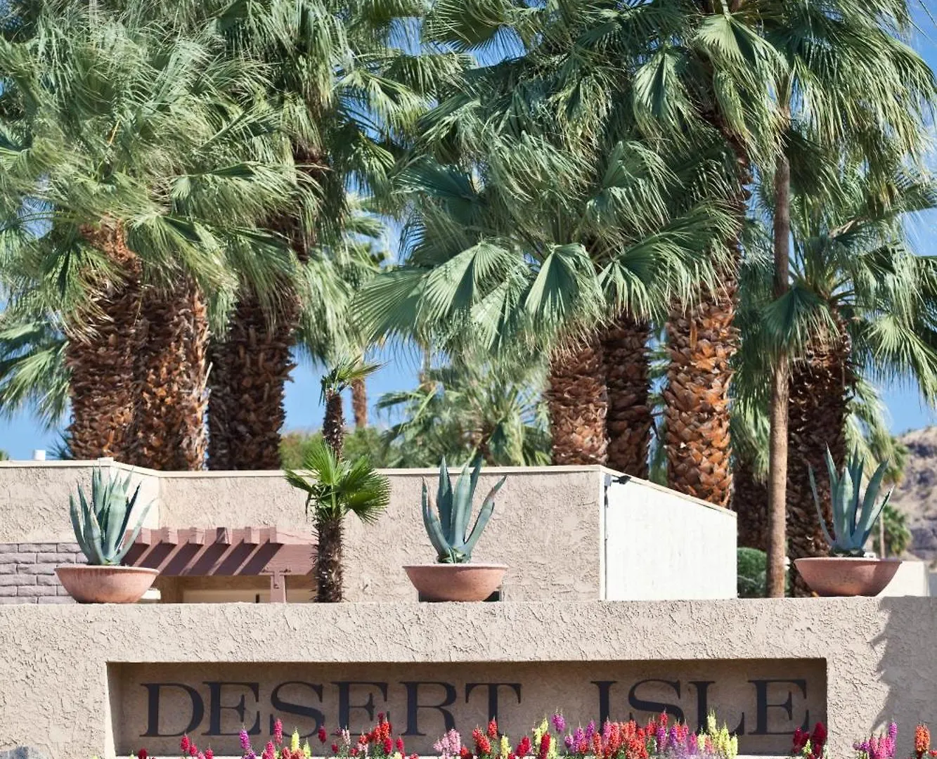 Desert Isle Resort بالم سبرينغس